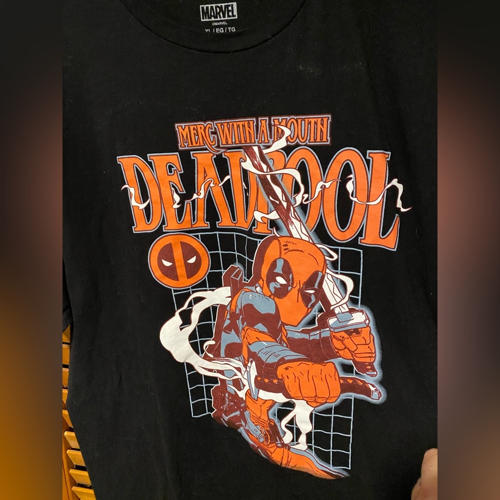 Deadpool Merc with a Mouth tshirt. Men’s size XL